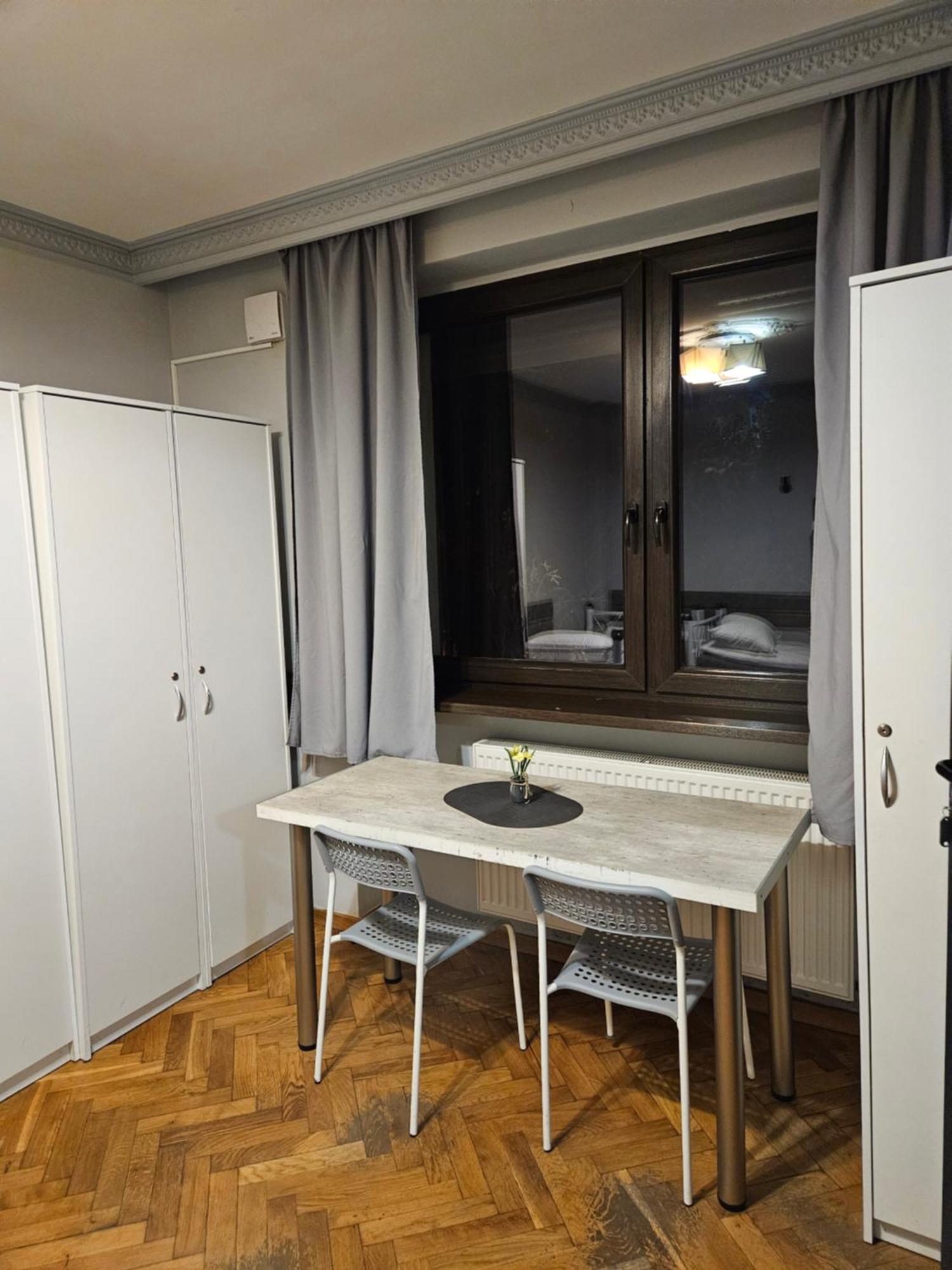 Pokoje Pracownicze Кімнати Для Працівників,Гуртожиток Swarzedz Exterior photo
